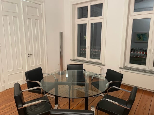 Ergebnis einer professionellen grundreinigung und büroreinigung